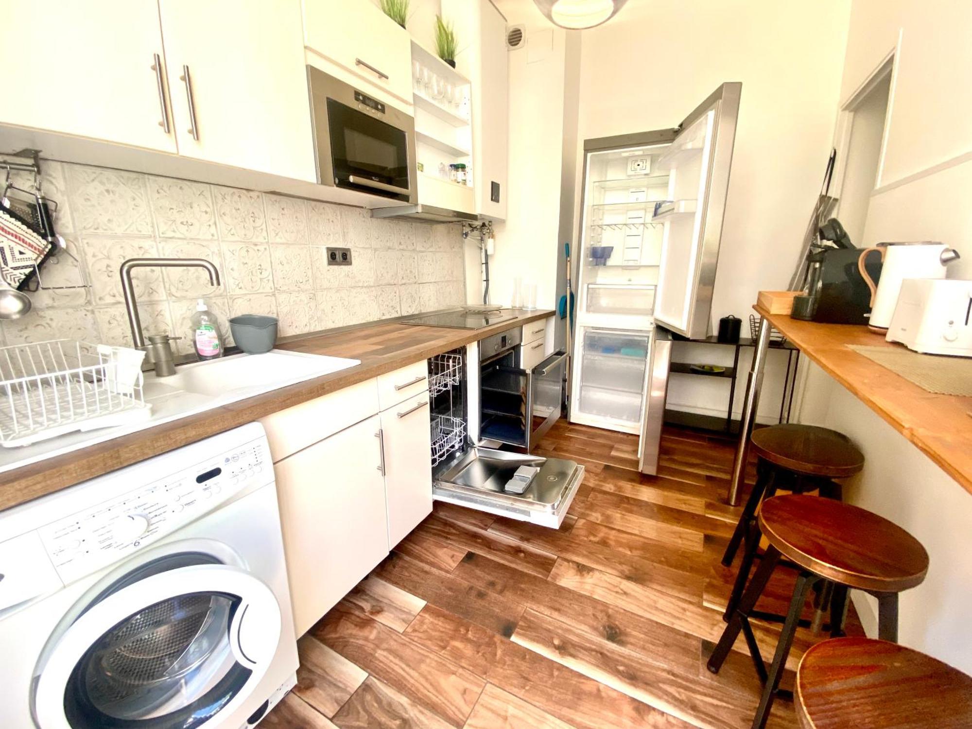 T2 En Rez-de-jardin Terrasse + Parking Appartement Nice